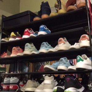 Looking for HU tennis shoes!!!